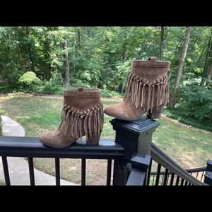 Sbicca Vintage Collection suede fringe boots size 8.5
